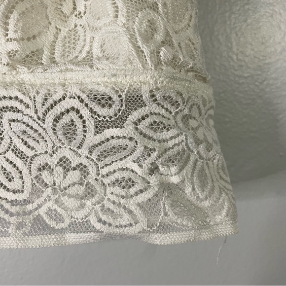 Aerie White/Off-White Floral Boho Lace Bralette Size Medium Pads Not Included - Picture 3 of 5